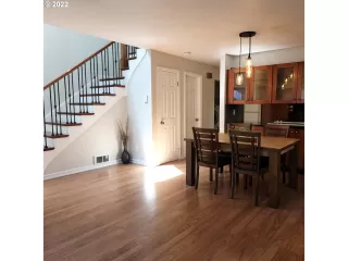 Photo #5: 22003856 Listing