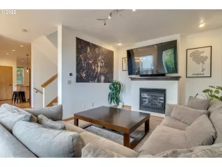 Photo #3: 22003895 Listing