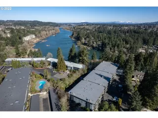 Photo #2: 22004529 Listing