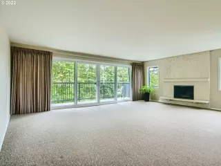 Photo #4: 22004529 Listing