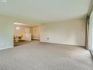 Photo #5: 22004529 Listing