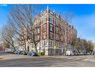 Photo #1: 22005861 Listing