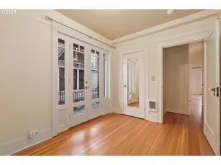 Photo #4: 22005861 Listing