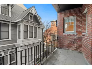 Photo #5: 22005861 Listing