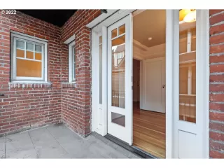 Photo #6: 22005861 Listing