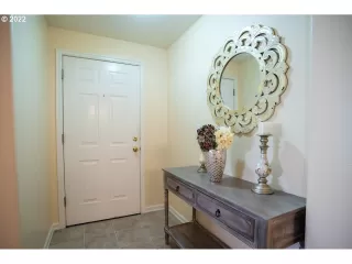 Photo #5: 22005864 Listing