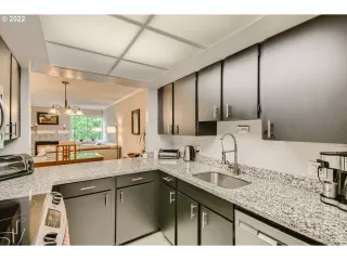 Photo #4: 22006145 Listing