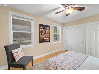 Photo #2: 22007491 Listing