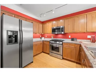 Photo #5: 22007491 Listing