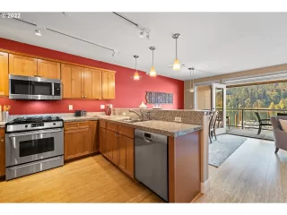 Photo #6: 22007491 Listing