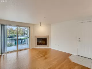 Photo #4: 22007500 Listing