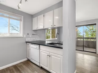 Photo #2: 22008616 Listing