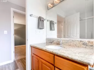 Photo #5: 22008616 Listing