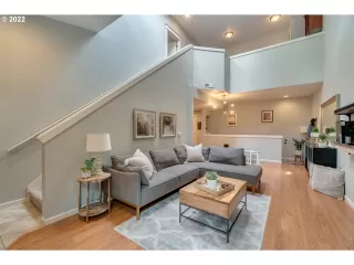 Photo #4: 22008901 Listing