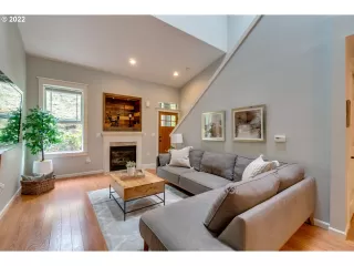 Photo #5: 22008901 Listing