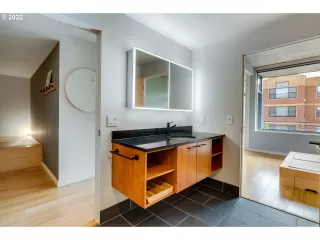 Photo #4: 22009117 Listing