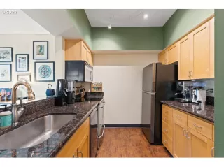 Photo #2: 22009398 Listing 