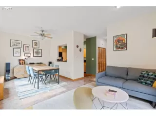 Photo #6: 22009398 Listing 