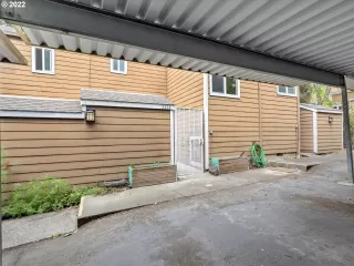 Photo #3: 22010307 Listing