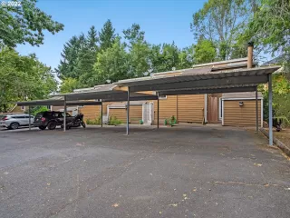 Photo #4: 22010307 Listing