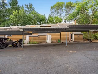 Photo #5: 22010307 Listing