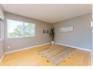 Photo #4: 22010519 Listing 