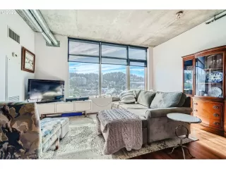 Photo #3: 22011365 Listing