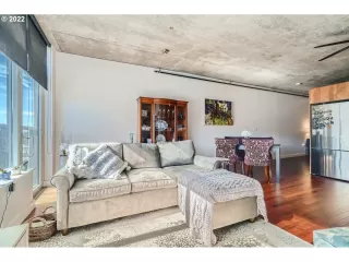 Photo #4: 22011365 Listing