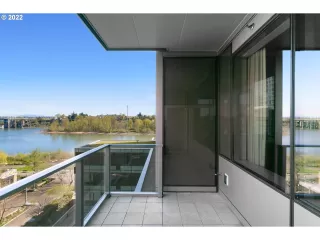 Photo #5: 22011974 Listing