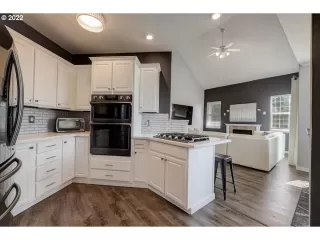 Photo #6: 22012301 Listing 