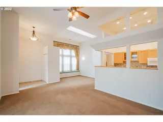 Photo #6: 22012350 Listing