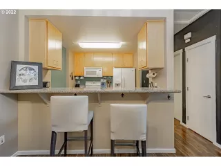 Photo #4: 22013079 Listing 