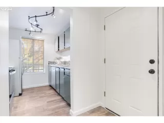 Photo #3: 22013254 Listing 