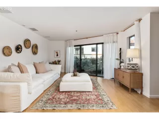 Photo #2: 22013624 Listing