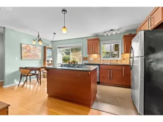 Photo #3: 22013677 Listing