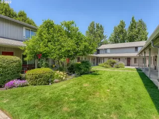 Photo #3: 22015200 Listing