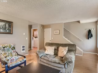 Photo #5: 22015200 Listing