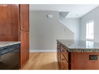 Photo #5: 22017801 Listing