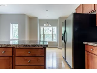 Photo #6: 22017801 Listing