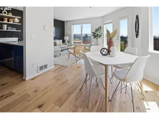 Photo #5: 22018624 Listing