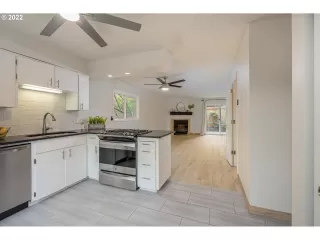 Photo #5: 22018724 Listing 