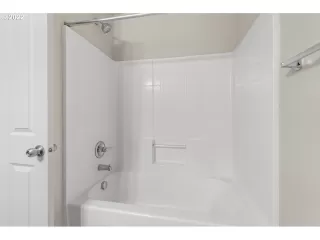 Photo #5: 22019365 Listing