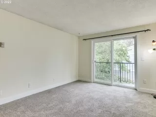 Photo #6: 22020367 Listing