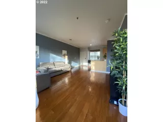 Photo #5: 22020522 Listing