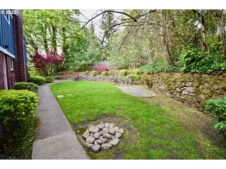 Photo #4: 22020779 Listing