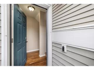 Photo #3: 22021774 Listing