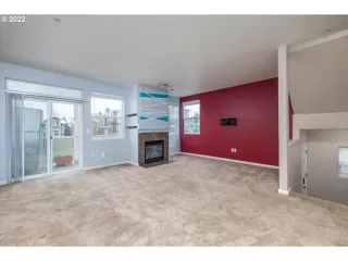 Photo #6: 22021774 Listing