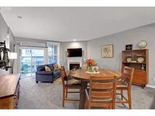 Photo #5: 22022607 Listing 