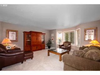 Photo #4: 22022614 Listing