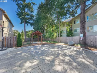 Photo #3: 22022871 Listing 